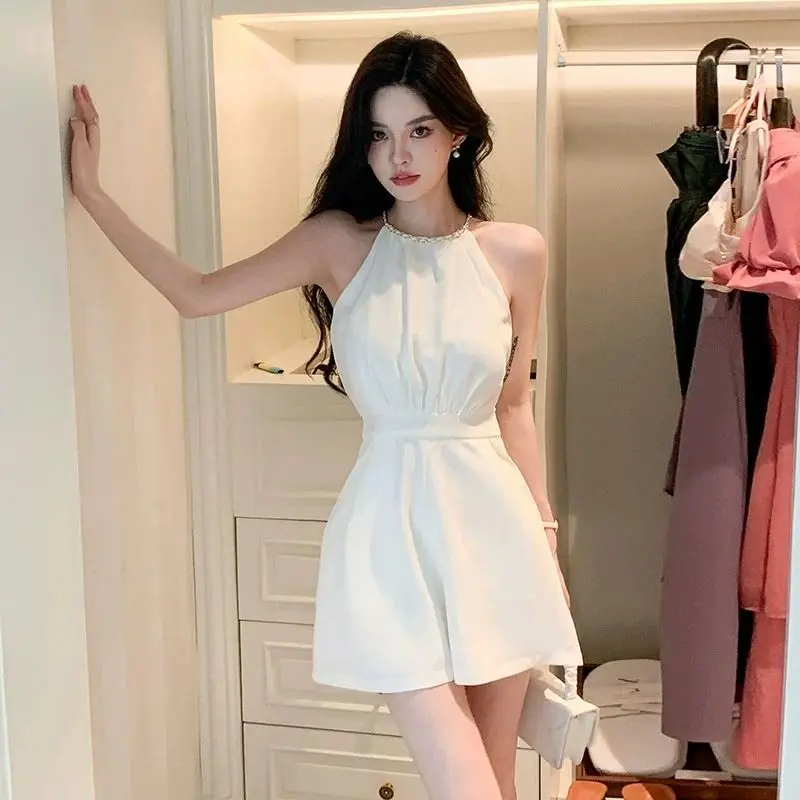 Summer Clothing Trends For Women - Damskie szorty w kolorze chłodnej bieli,